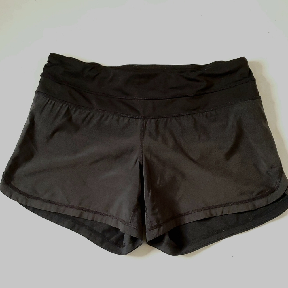 Lululemon  sports athletic shorts sz 4 Dark gray